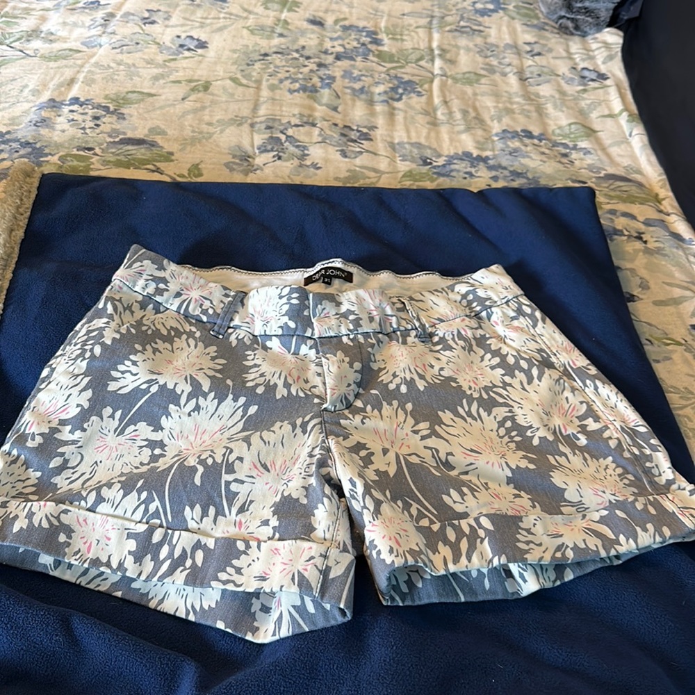 Cute pattern Dear John shorts - size 31 (12)